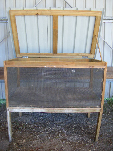 rabbit cage1.jpg