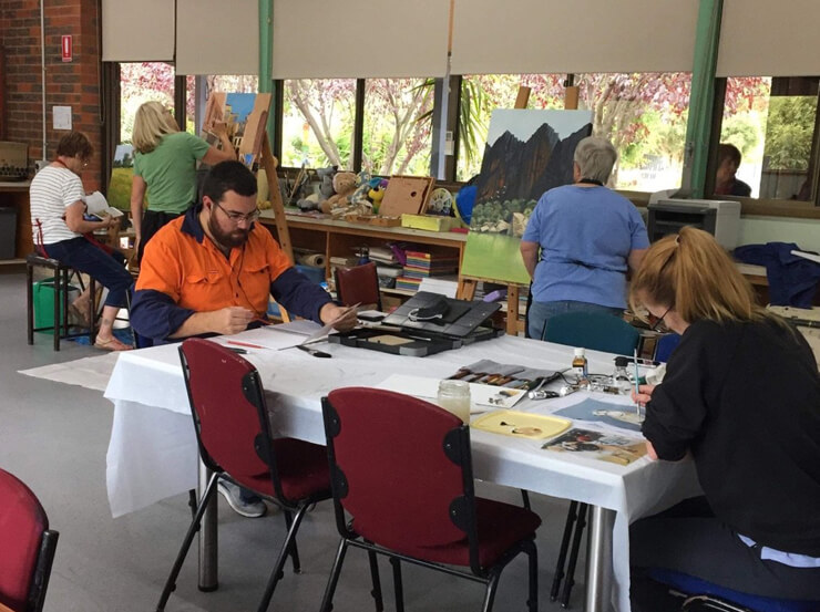 Traralgon District Art Society - Art and Painting classes available