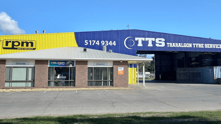 Our truck awning at Traralgon Tyre Service is ideal for when you need truck new tyres or repairs in Traralgon, Morwell, Moe and Gippsland area